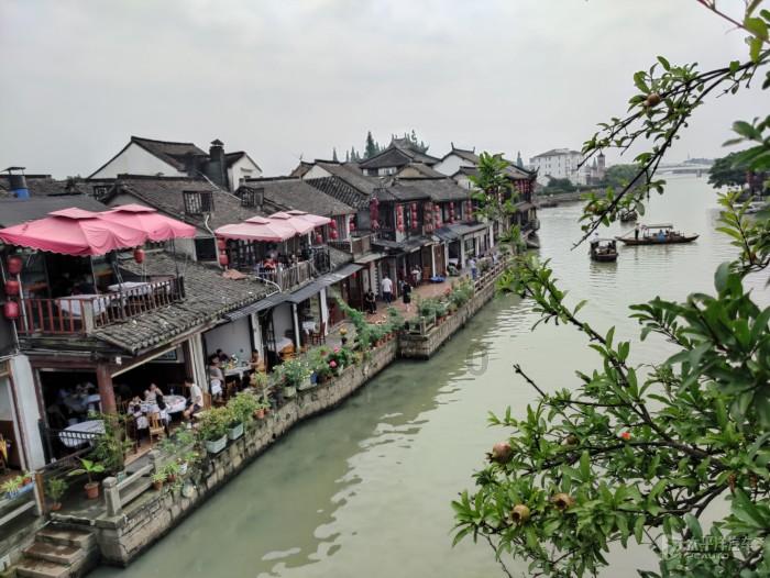 男人不喜欢这个女人了，一般会直接删除，还是对朋友圈屏蔽呢？